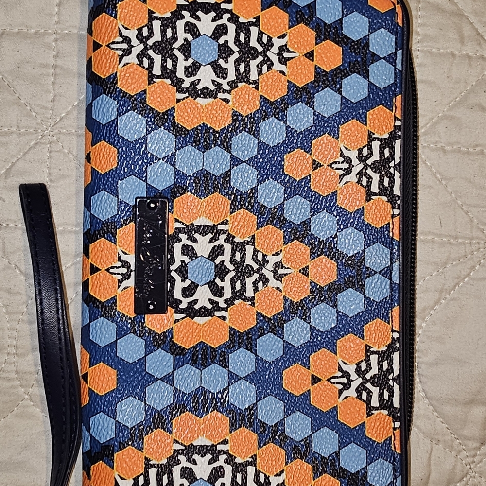 Vera Bradley Blue and Orange Geometric Wristlet